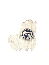 back of the sheep pin with closure